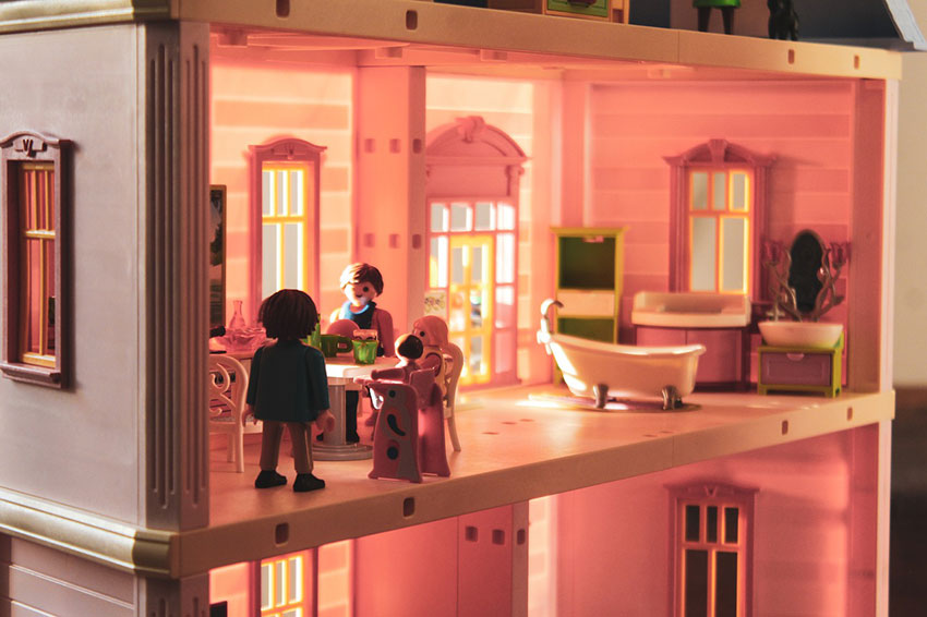 Casa delle bambole in legno: il regalo più atteso dalle bambine